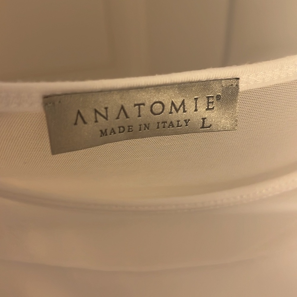 ANATOMIE KIM STYLE PURE WHITE LIGHTWEIGHT, SOFT, MESH-SLEEVE TOP - Picture 6 of 6